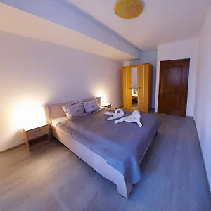  Apartment Vitan Romania